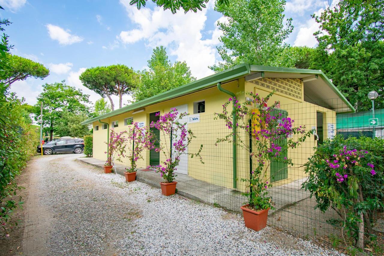 Camping Parco Vacanza Partaccia 2 Marina di Massa Bagian luar foto