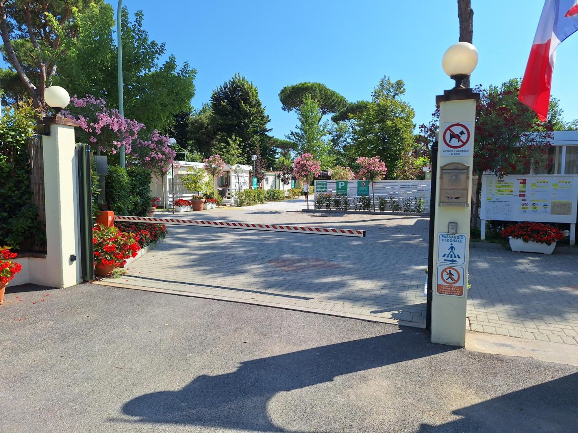Camping Parco Vacanza Partaccia 2 Marina di Massa Bagian luar foto
